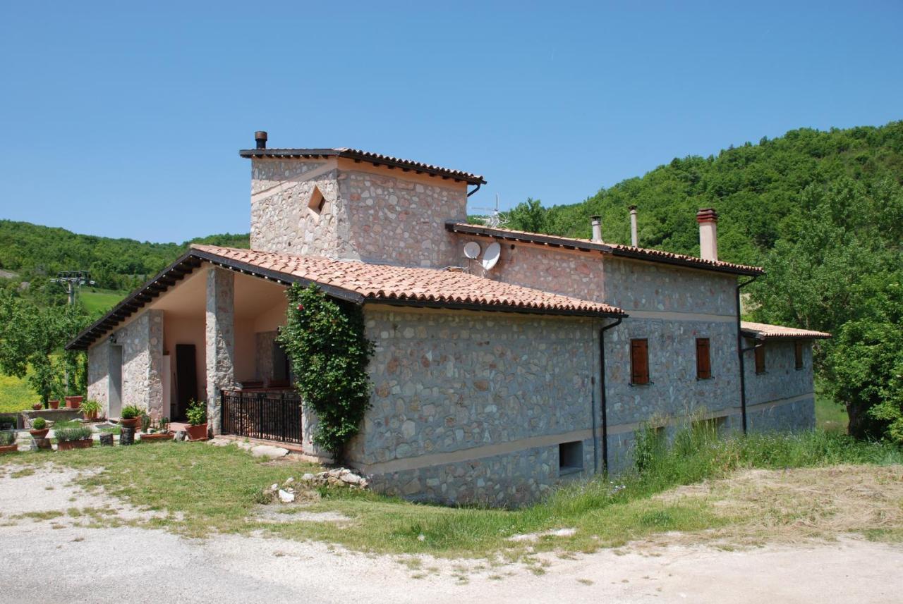 诺尔恰Casale La Torretta住宿加早餐旅馆 外观 照片